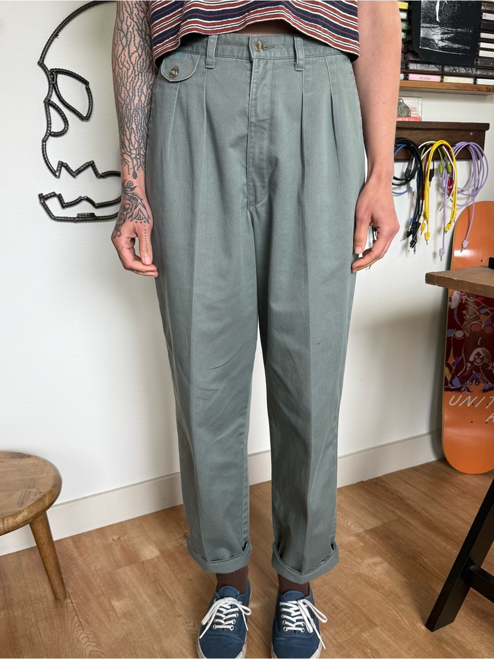 Vintage 90s Lee Sage Green High Waisted Pleated Trousers ~ Size Medium